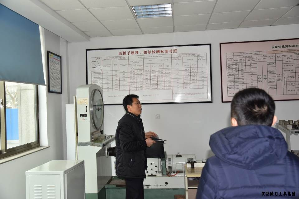 濟南汽配協(xié)會一行蒞臨威力集團(tuán)參觀(圖6)